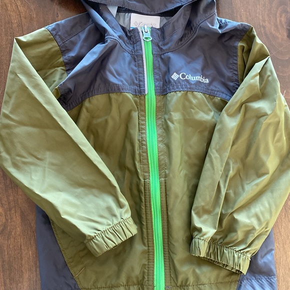 Columbia rain jacket - Picture 8 of 10